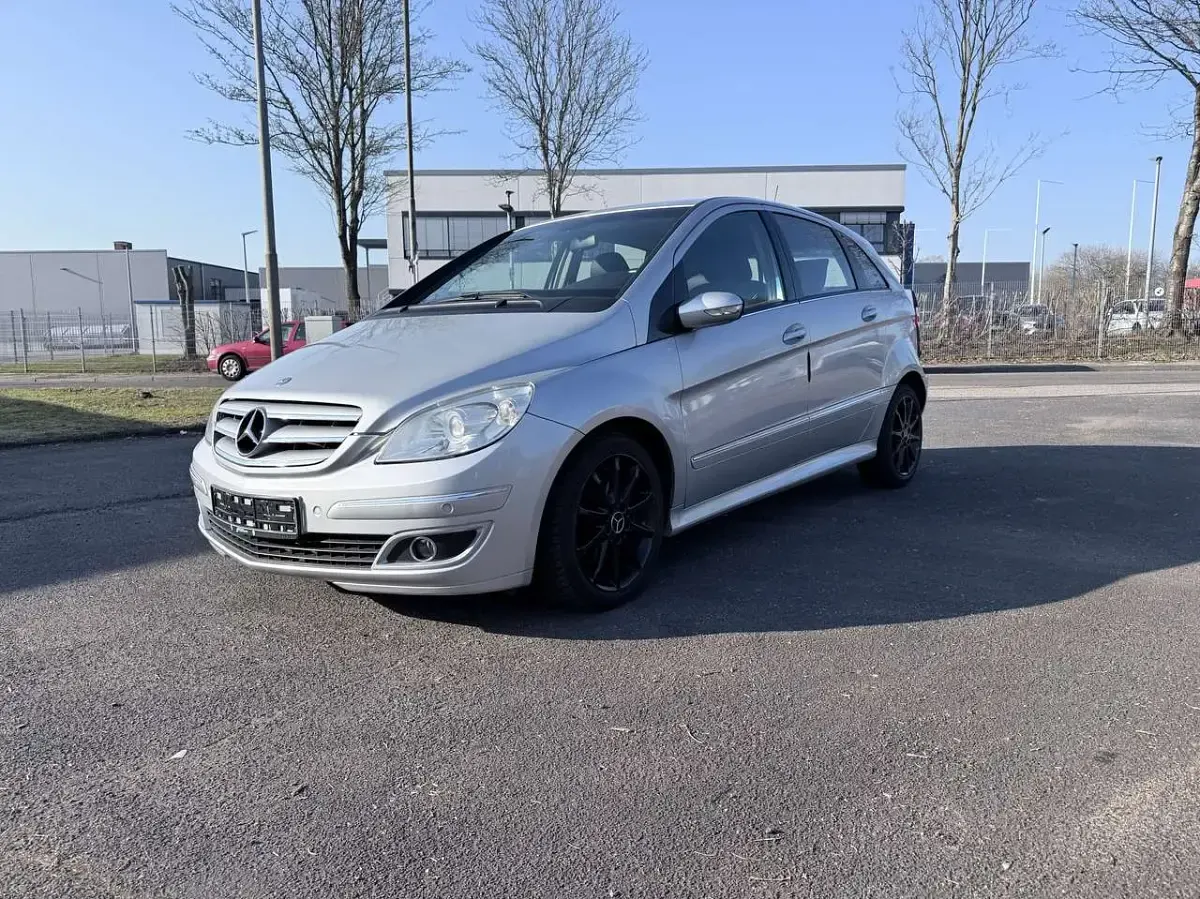 Gebraucht Mercedes B180 109 PS (80 kW) 2007 Grau Van / Kleinbus