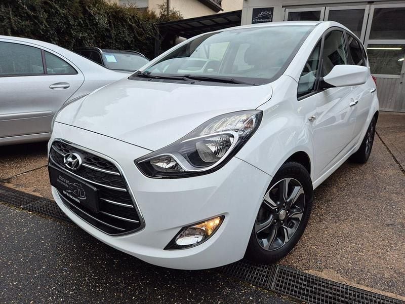 Gebraucht Hyundai ix20 Passion 90 PS (66 kW) 2017 Weiß Kleinwagen