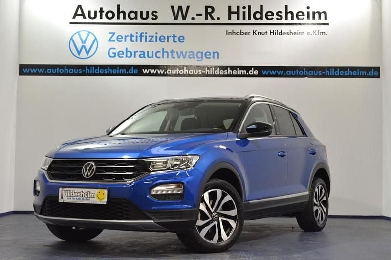Blau Gebraucht 2021 VW T-Roc Active SUV | 22.529 € (Guter Preis) - Bild 1/4