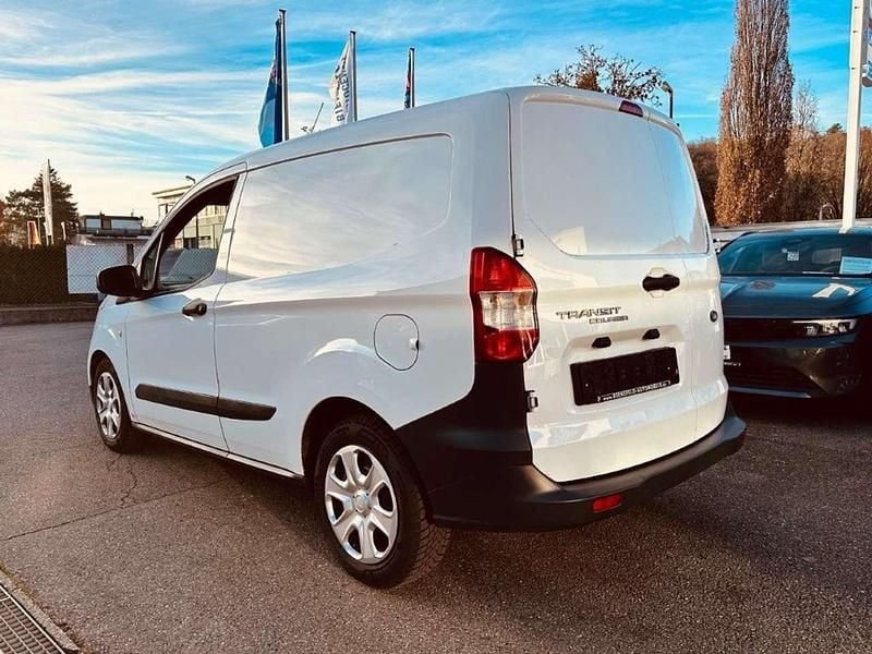 Gebraucht Ford Transit Trend 101 PS (74 kW) 2023 Frostzweiß Van / Kleinbus