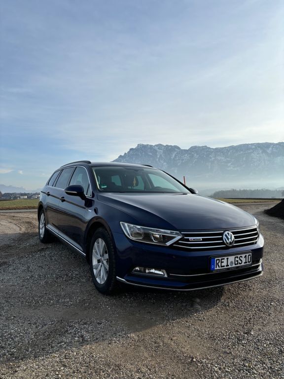 Blau Gebraucht 2017 VW Passat Comfortline Kombi | 13.500 € (Fairer Preis) - Bild 1/4