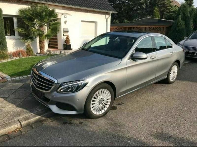 Silber Gebraucht 2015 Mercedes C200 Limousine | 15.000 € (Etwas zu teuer) - Bild 1/4