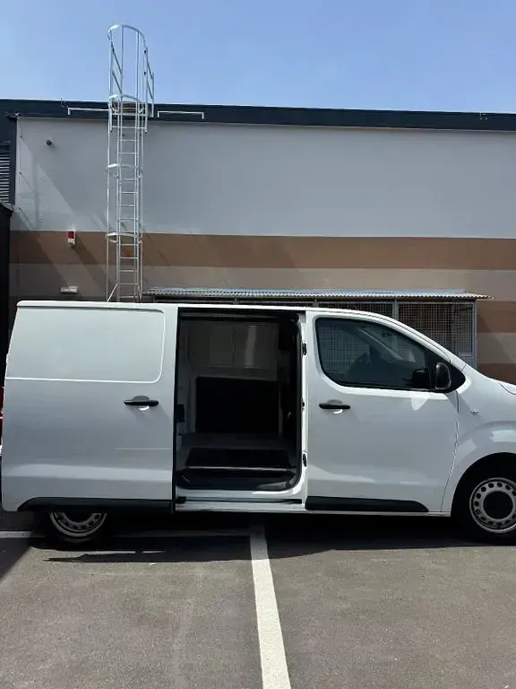 Gebraucht Peugeot Expert Premium 177 PS (130 kW) 2019 Weiß Van