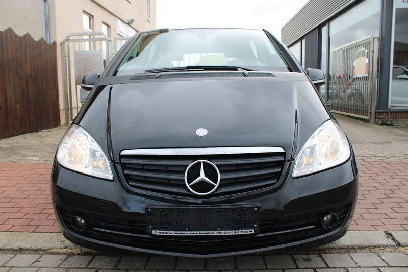 Gebraucht Mercedes A160 82 PS (60 kW) 2012 Schwarz Kleinwagen