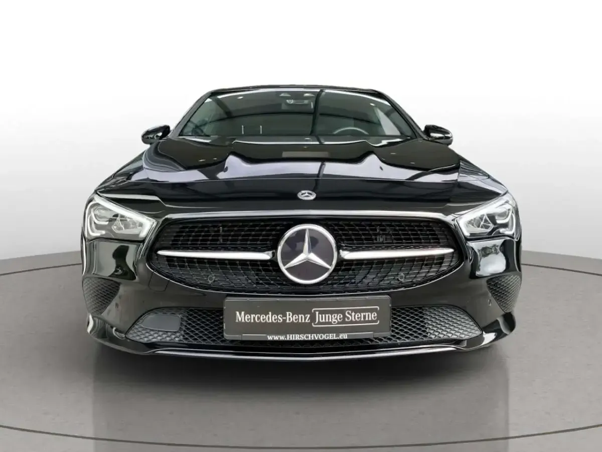 Gebraucht Mercedes CLA250e Progressive 218 PS (160 kW) 2023 Schwarz Coupé