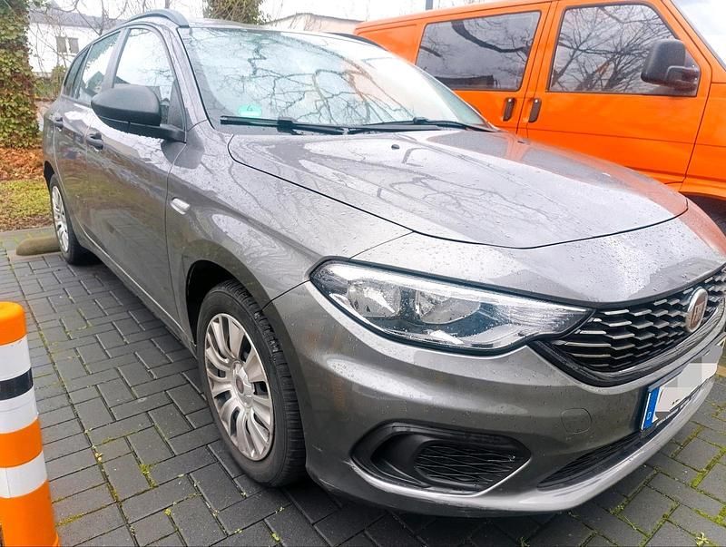 Gebraucht Fiat Tipo 120 PS (88 kW) 2018 Grau Kombi
