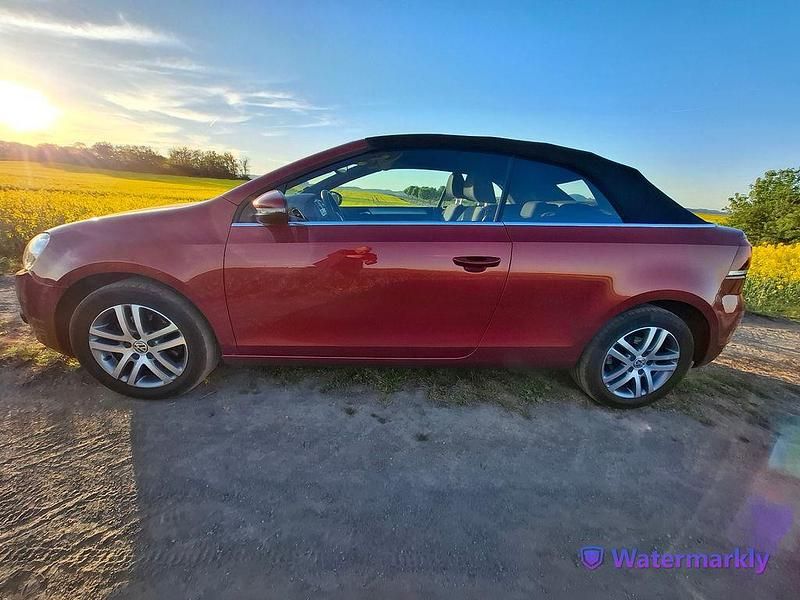 Second-hand VW Golf 105 CP (77 kW) 2011 Roșu Cabrio