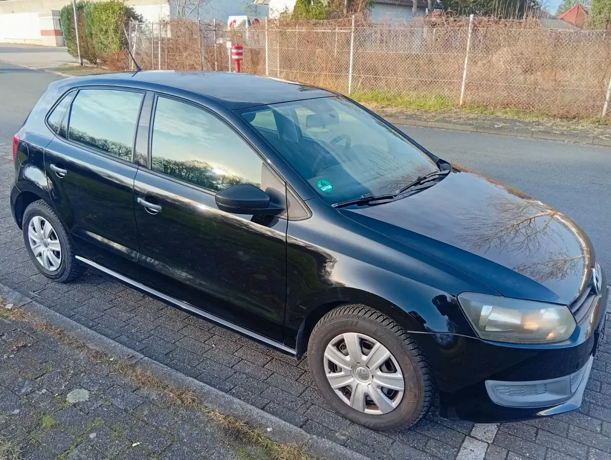 Gebraucht VW Polo 60 PS (44 kW) 2011 Schwarz Kleinwagen