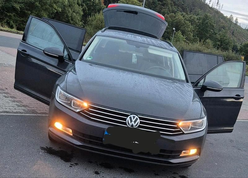 Grau Gebraucht 2016 VW Passat Kombi | 7.500 € (Fairer Preis) - Bild 1/4
