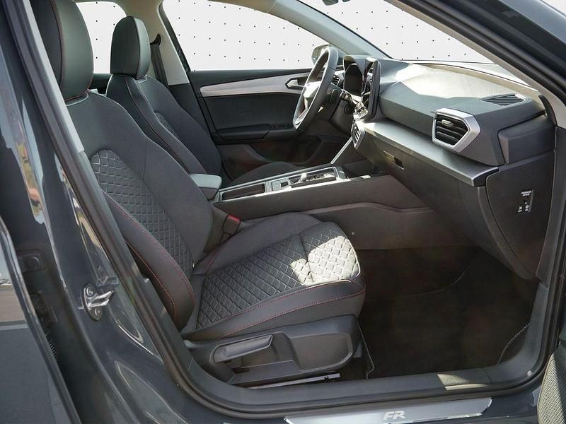 Neu Seat Leon FR 150 PS (110 kW) 2025 Blau Limousine