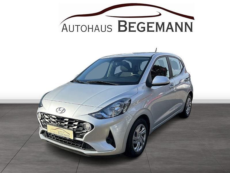 Silber Gebraucht 2023 Hyundai i10 Select Kleinwagen | 11.900 € (Fairer Preis) - Bild 1/4