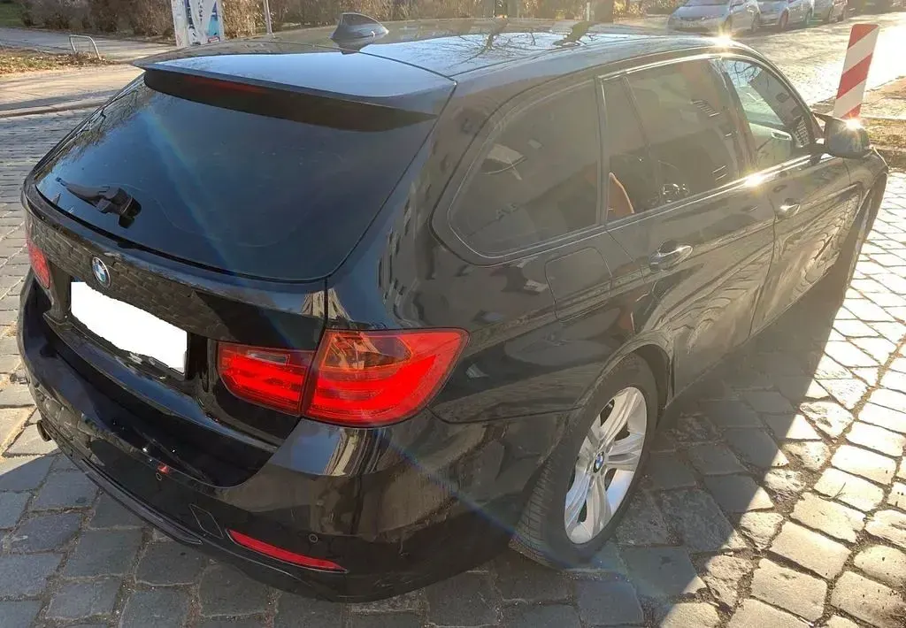 Gebraucht BMW 320 184 PS (135 kW) 2015 Schwarz Kombi