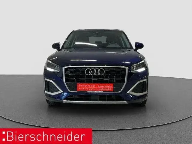 Używany Audi Q2 Advanced 150 KM (110 kW) 2023 Niebieski SUV
