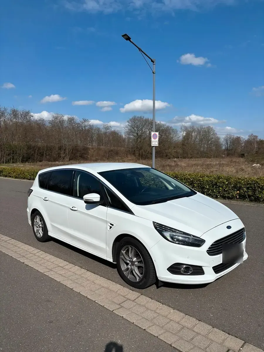 Gebraucht Ford S-MAX S 210 PS (154 kW) 2017 Weiß Van / Kleinbus