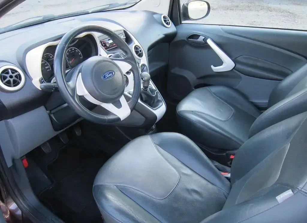 Gebraucht Ford Ka Titanium 69 PS (50 kW) 2010 Braun Kleinwagen