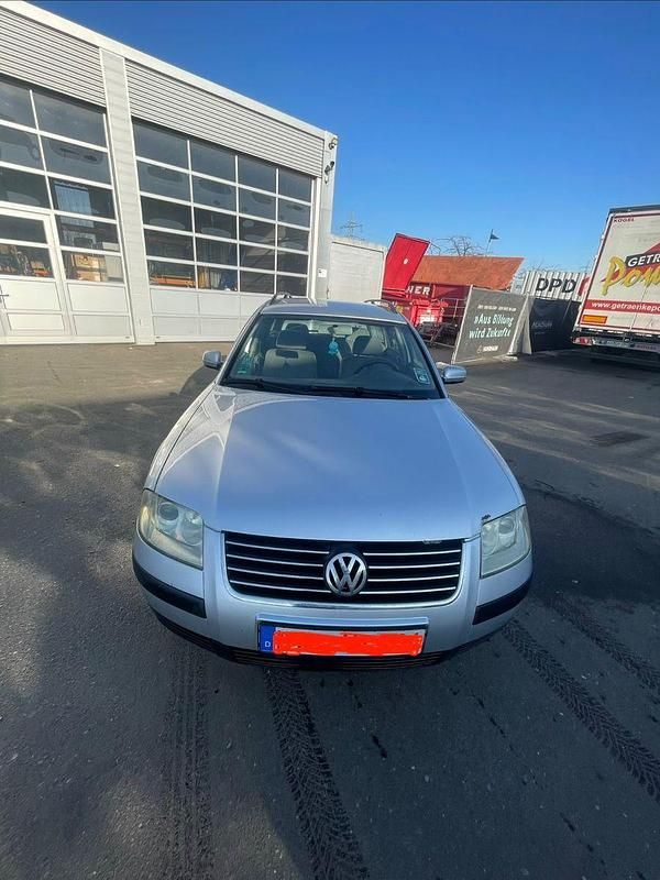 Gebraucht VW Passat 101 PS (74 kW) 2002 Silber Kombi