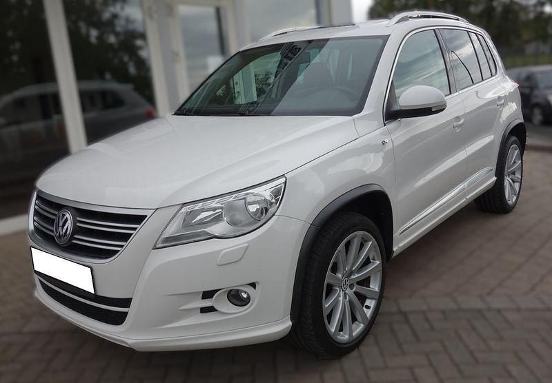 Weiß Gebraucht 2010 VW Tiguan Sportline SUV | 10.900 € (Etwas zu teuer) - Bild 1/4