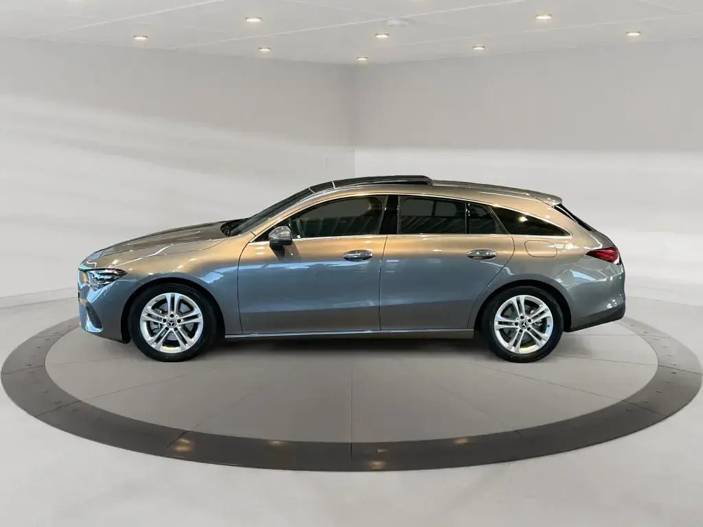 Gebraucht Mercedes CLA200 Progressive 150 PS (110 kW) 2024 Metalliclack mountaingrau Coupé