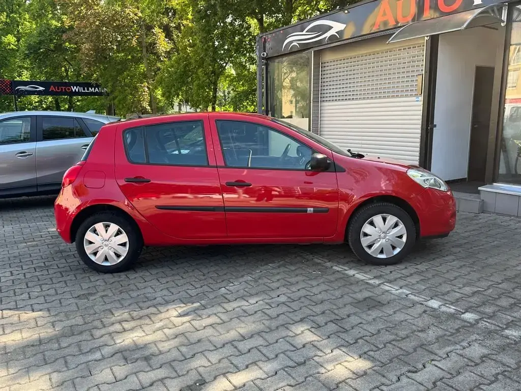 Gebraucht Renault Clio III 75 PS (55 kW) 2012 Rot Limousine