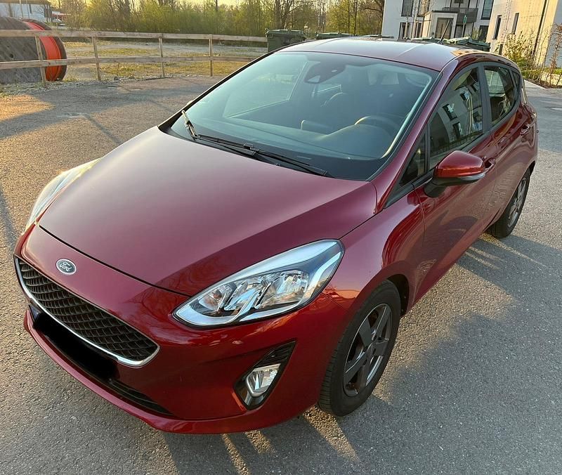 Gebraucht Ford Fiesta 100 PS (73 kW) 2017 Rot Limousine