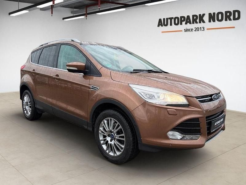 Gebraucht Ford Kuga Titanium 182 PS (133 kW) 2015 Burnished glow SUV