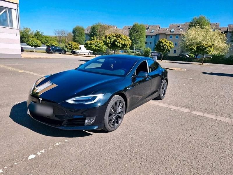 Second-hand Tesla Model S 235 kW (320 CP) 2017 Negru Hatchback