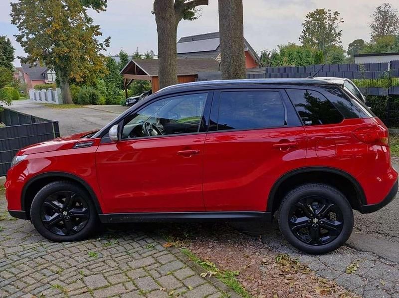 Gebraucht Suzuki Vitara 140 PS (102 kW) 2017 Rot SUV