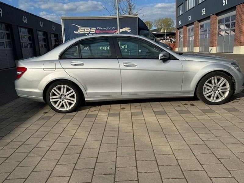 Gebraucht Mercedes C200 Avantgarde 184 PS (135 kW) 2009 Silber Limousine
