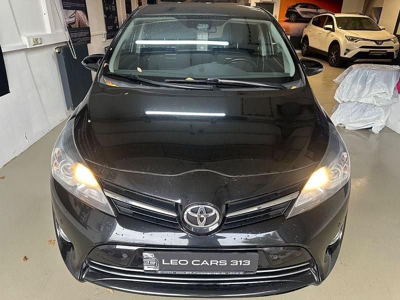 Gebraucht Toyota Verso Edition-S 147 PS (108 kW) 2016 Schwarz Van / Kleinbus