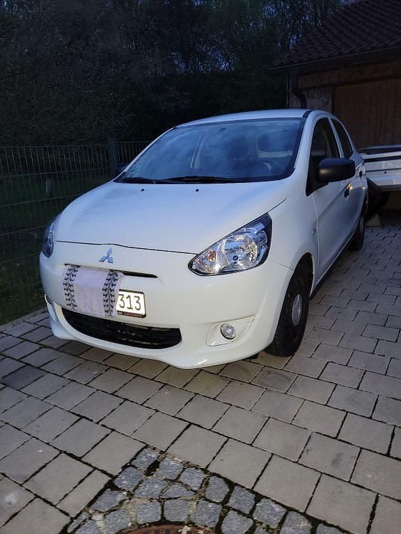 Weiß Gebraucht 2014 Mitsubishi Space Star Kleinwagen | 4.550 € (Fairer Preis) - Bild 1/4