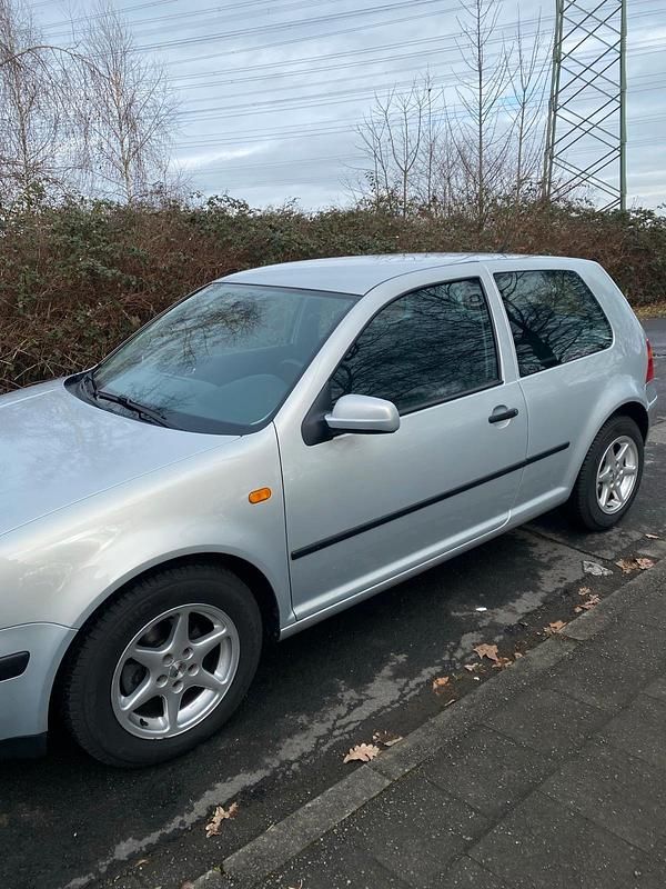 Gebraucht VW Golf IV 72 PS (52 kW) 1999 Silber Kleinwagen