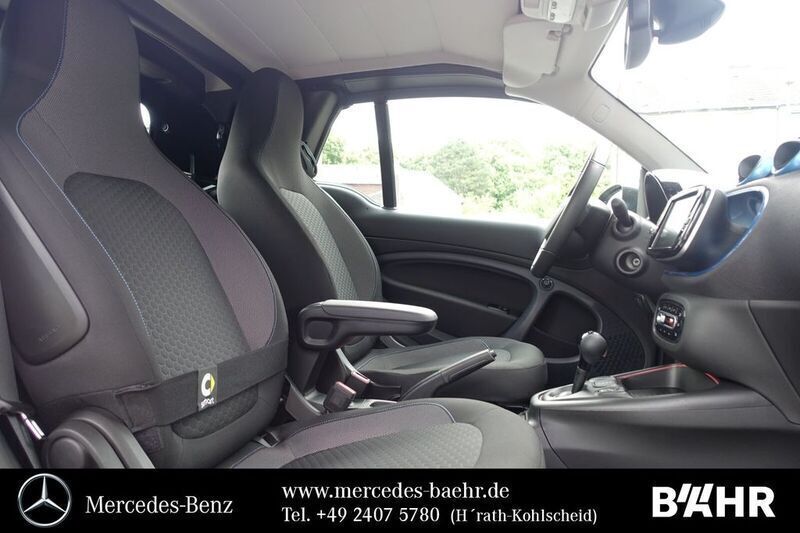 Gebraucht Smart ForTwo Electric Drive Exclusive 60 kW (82 PS) 2024 Bodypanels in black Cabrio