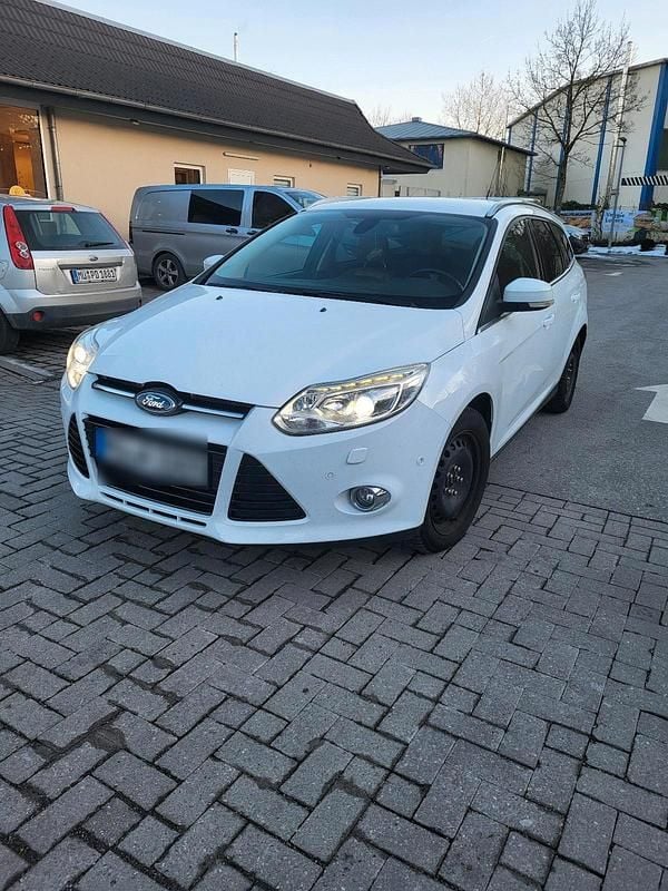 Gebraucht Ford Focus 150 PS (110 kW) 2014 Weiß Kombi