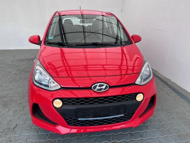 Rot Gebraucht 2018 Hyundai i10 Trend Kleinwagen | 11.990 € (Fairer Preis) - Bild 1/4