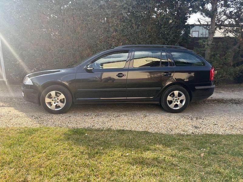 Gebraucht Skoda Octavia Team Edition 102 PS (75 kW) 2008 Schwarz Kombi