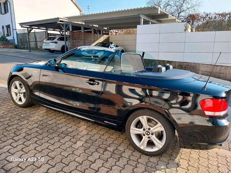 Gebraucht BMW 118 Cabriolet 143 PS (105 kW) 2008 Schwarz Cabrio