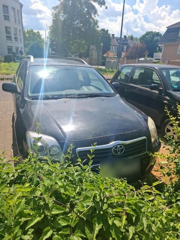 Schwarz Gebraucht 2005 Toyota Avensis Kombi | 3.300 € (Fairer Preis) - Bild 1/4