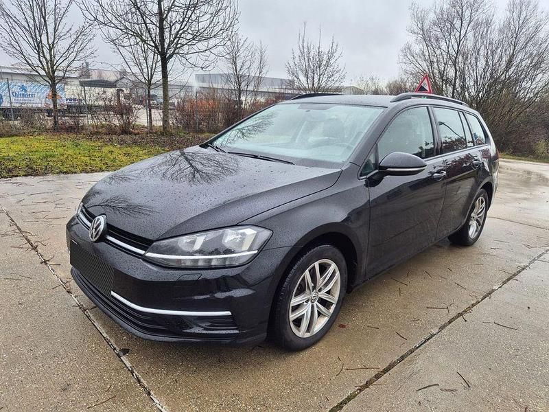 Schwarz Gebraucht 2019 VW Golf VII Comfortline Kombi | 9.100 € (Guter Preis) - Bild 1/4