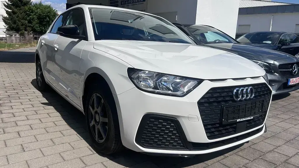 Gebraucht Audi A1 Sportback Basis 95 PS (69 kW) 2019 Cortinaweiss Kleinwagen