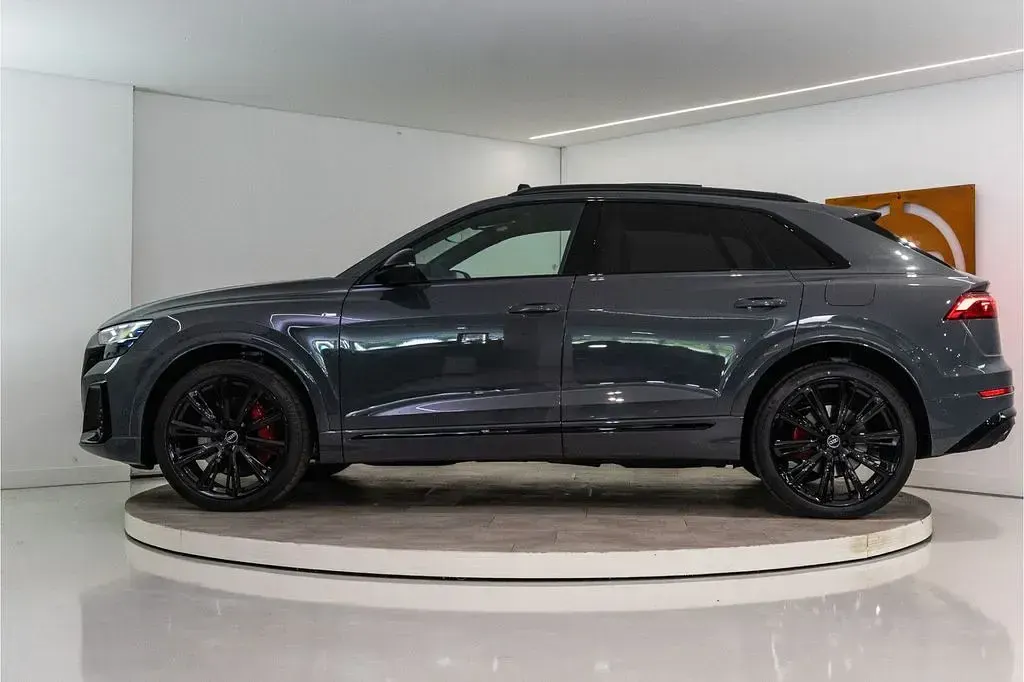 Neu Audi Q8 Competition 489 PS (359 kW) 2026 Grau SUV