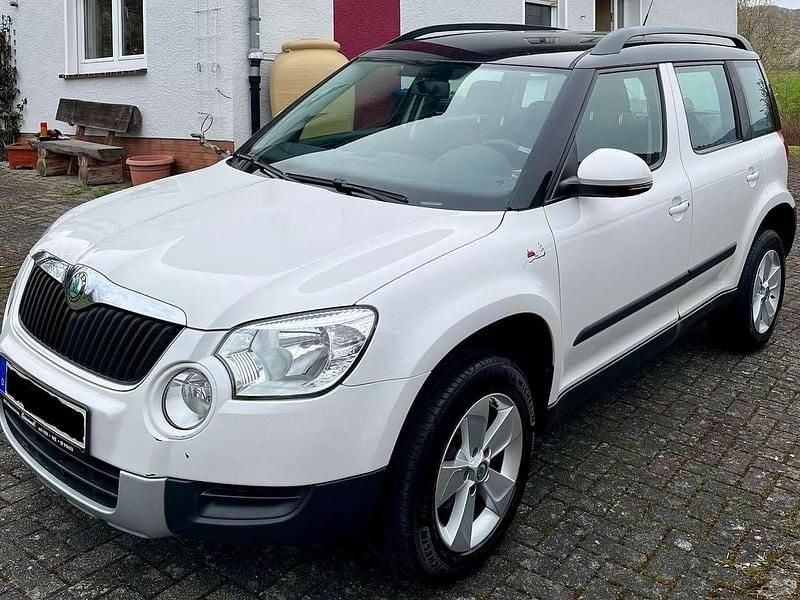 Gebraucht Skoda Yeti Active 105 PS (77 kW) 2013 Weiß SUV