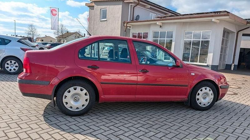 Gebraucht VW Bora Comfortline 116 PS (85 kW) 2001 Rot Limousine