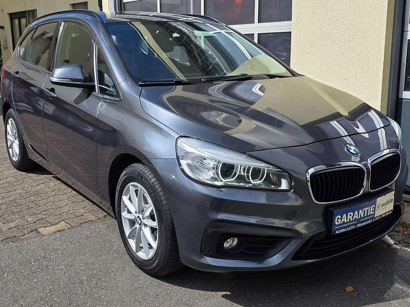 Grau Gebraucht 2015 BMW 218 Sport Line Van / Kleinbus | 13.400 € (Fairer Preis) - Bild 1/4