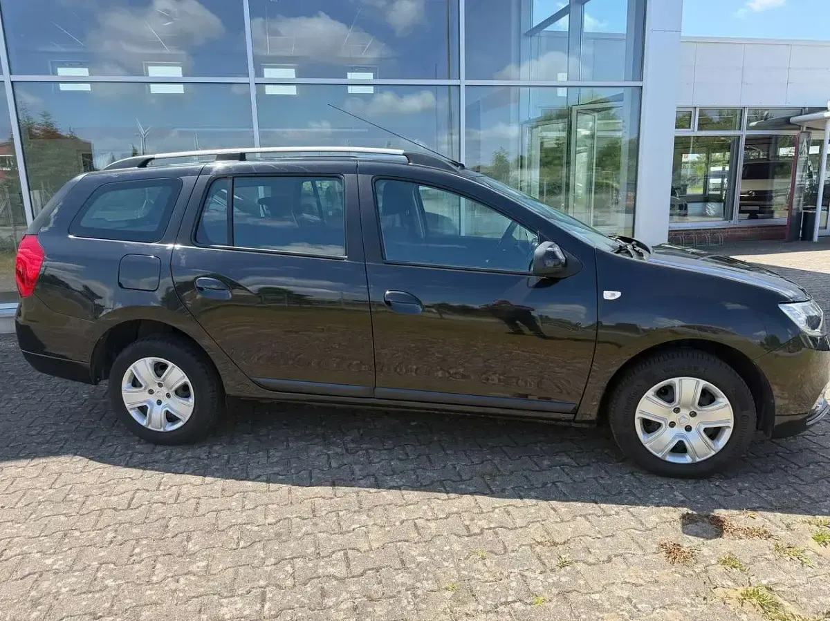 Gebraucht Dacia Logan Lauréate 90 PS (66 kW) 2017 Perlmuttschwarz Kombi