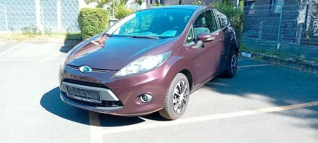 Gebraucht Ford Fiesta 82 PS (60 kW) 2009 Rot Limousine