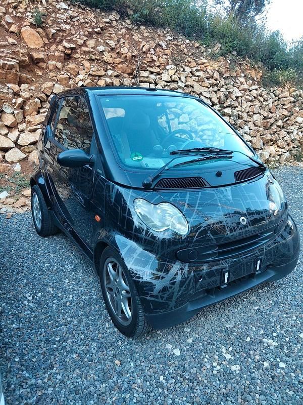 Schwarz Gebraucht 2003 Smart ForTwo Cabrio Cabrio | 699 € - Bild 1/4