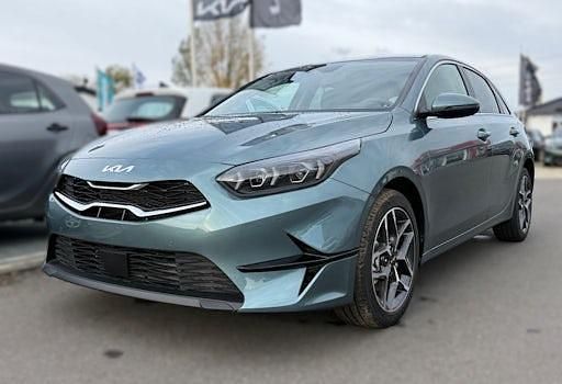 Neu Kia Ceed 140 PS (102 kW) 2025 Grau Kleinwagen