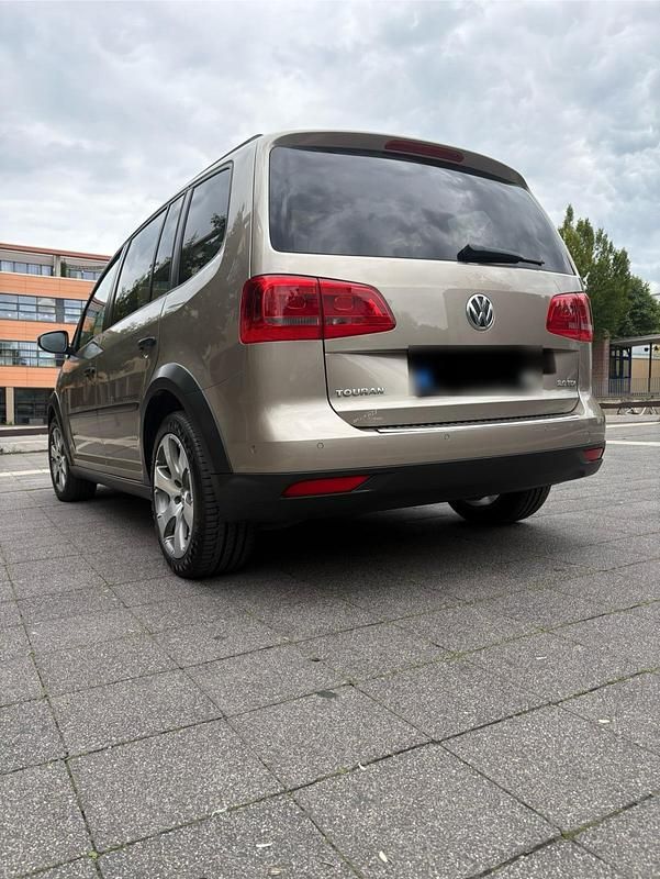 Gebraucht VW Touran 140 PS (102 kW) 2013 Andere farben Van / Kleinbus