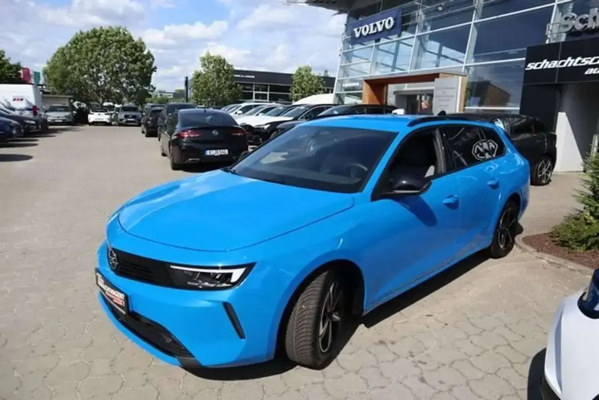 Neu Opel Astra Edition 131 PS (96 kW) 2025 Athletik blau Kombi
