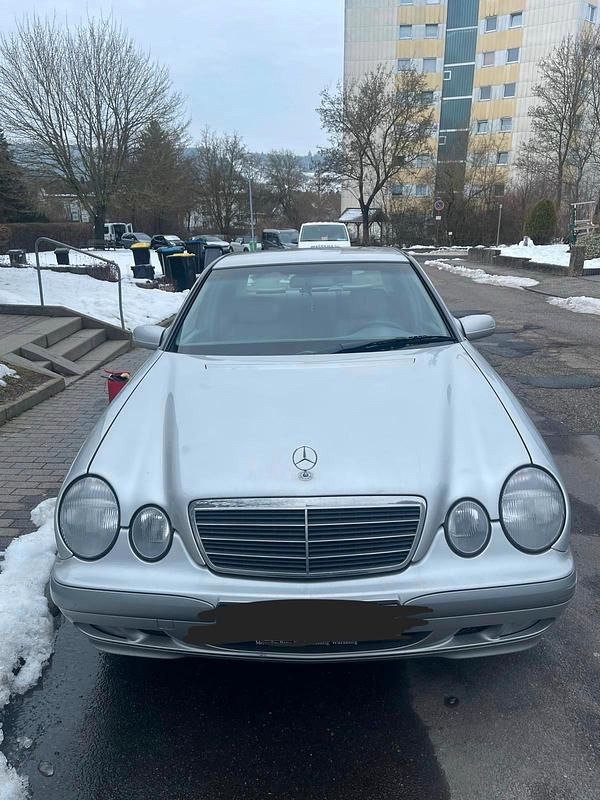 Gebraucht Mercedes E200 116 PS (85 kW) 2000 Silber Limousine